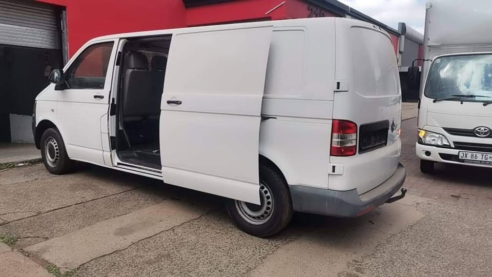 Vw kombi T5 2.0 spares spares