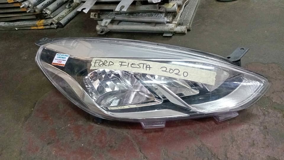 Ford fiesta headlight - Private Seller Ford fiesta headlight - Private Seller