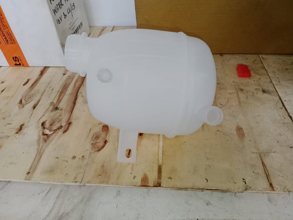 Renault Megane MK1 Expansion Tank - Private Seller Renault Megane MK1 Expansion Tank - Private Seller