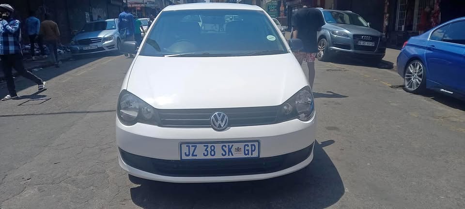2013 VW POLO 1.4 PETROL HATCHBACK, MANUAL, WHITE COLOUR 2013 VW POLO 1.4 PETROL HATCHBACK, MANUAL, WHITE COLOUR