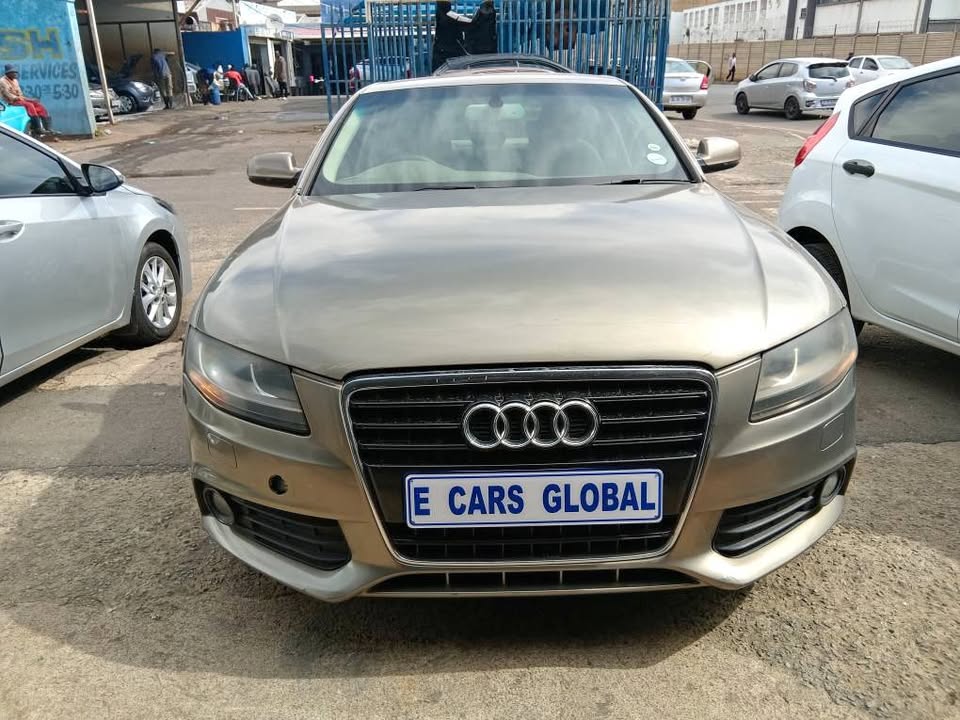 Audi  A4 2012