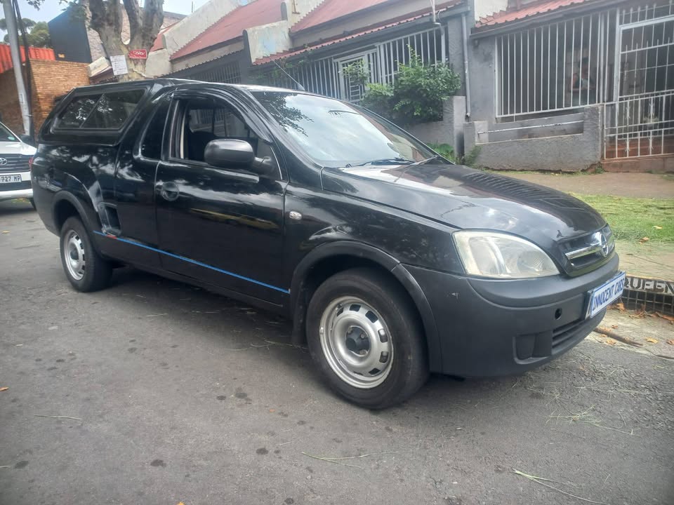 2010 Chevrolet Corsa bakkie 1.4 petrol, Manual, Black Color, Mileage . Spare k