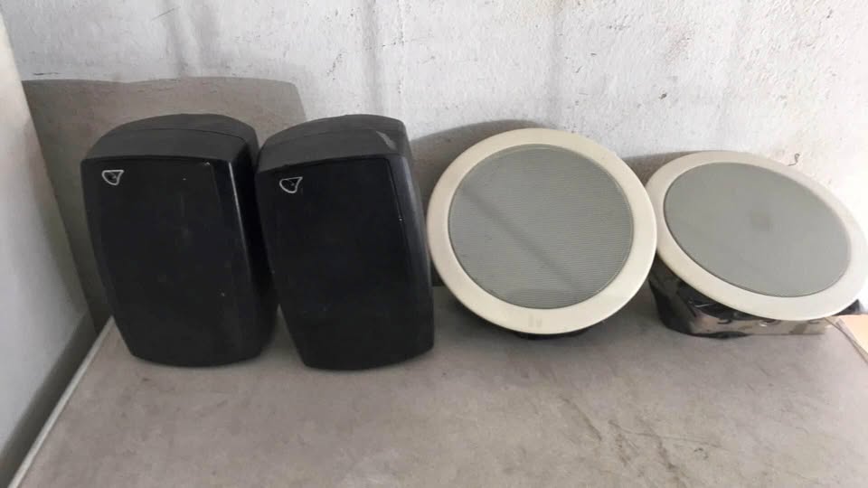Speakers  Brand is Penton jd 20/T Speakers  Brand is Penton jd 20/T
