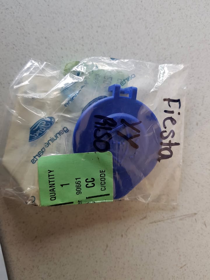 washer bottle caps Ford Ecosport and Fiestaa - Private Seller washer bottle caps Ford Ecosport and Fiestaa - Private Seller