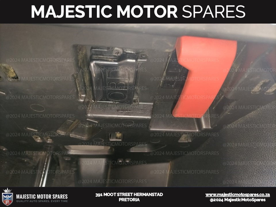 Mercedes w218 bonnet release system for sale - Private Seller