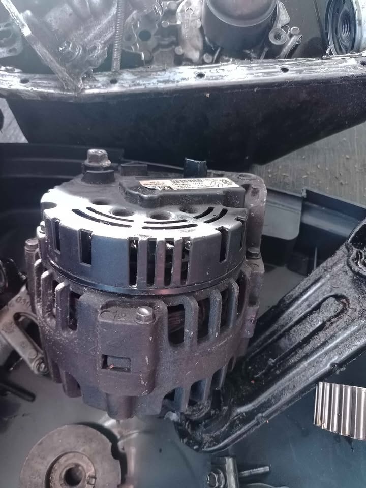 Renault MODUS 1.2 engine stripping