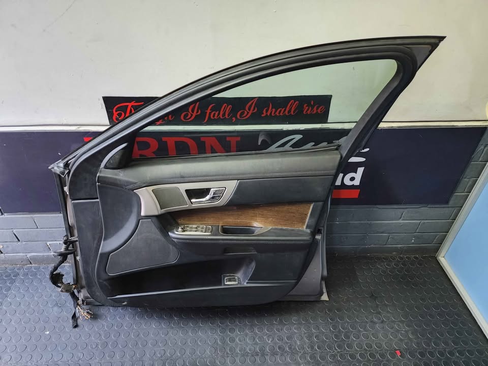 JAGUAR XF DOOR - FRONT RIGHT - Private Seller JAGUAR XF DOOR - FRONT RIGHT - Private Seller