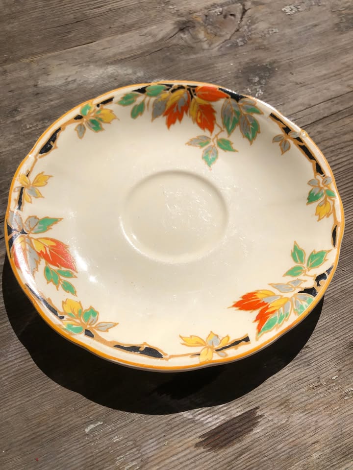 Alfred Meakin “Garrick” 2-Piece Tea Cup & Saucer – Circa 1930s