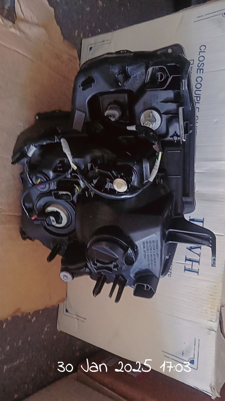 2022-2024 Ford ranger T9 head light - Private Seller