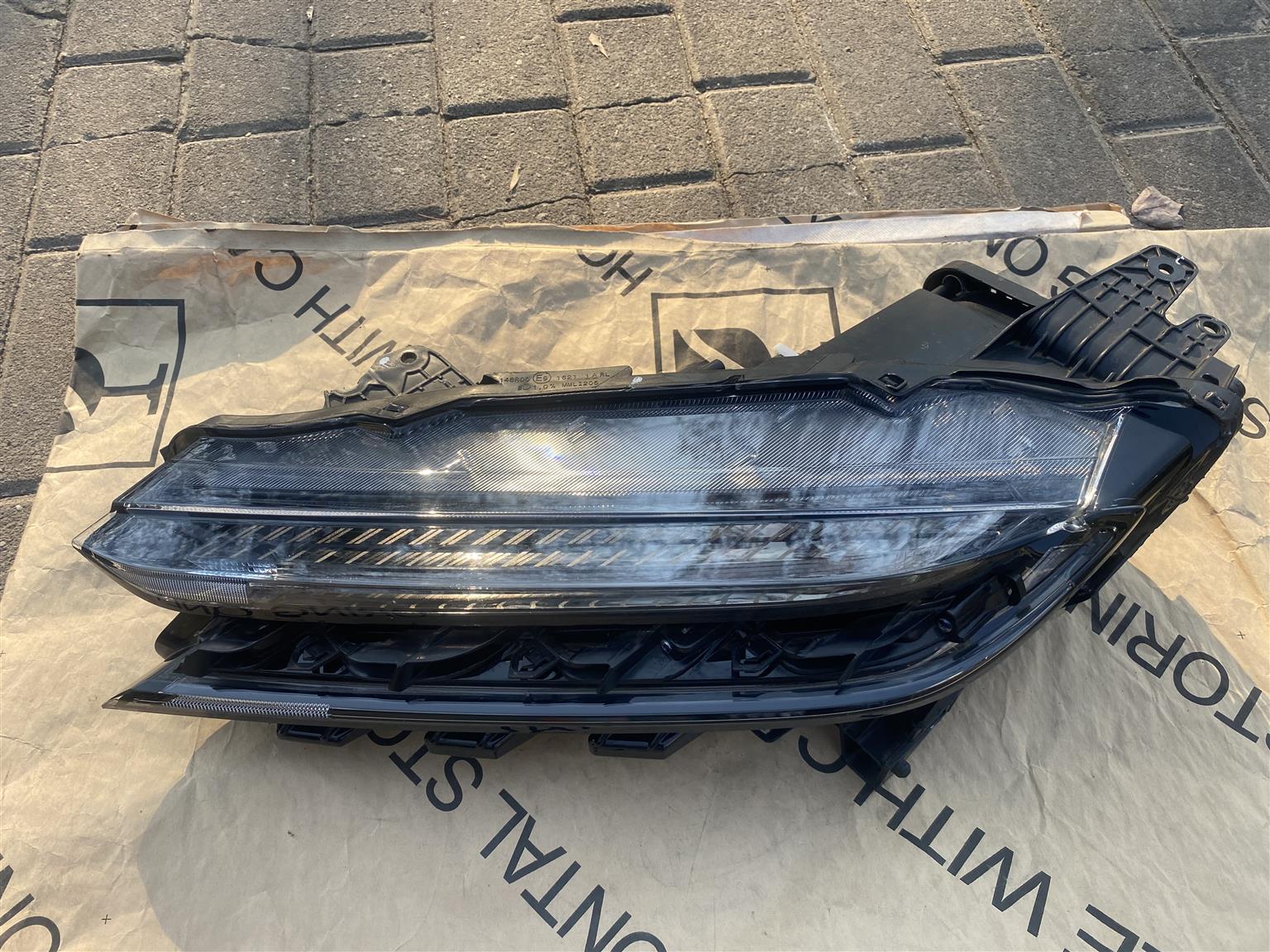 2025 TOYOTA URBAN CRUISER FULL LED HEADLIGHT LEFT SIDE FOR SALE - Private Seller 2025 TOYOTA URBAN CRUISER FULL LED HEADLIGHT LEFT SIDE FOR SALE - Private Seller