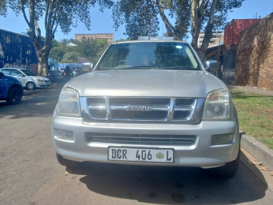 2007 ISUZU KB300 Diesel Double Cab, Manual, Leather Seats Canopy