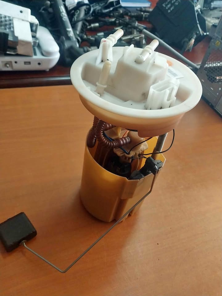 Volvo V40 T3 2014 fuel pump for sale - Private Seller Volvo V40 T3 2014 fuel pump for sale - Private Seller