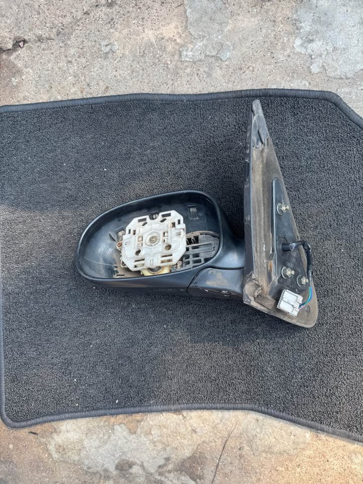 Nissan Almera Left Side Mirror - Private Seller Nissan Almera Left Side Mirror - Private Seller