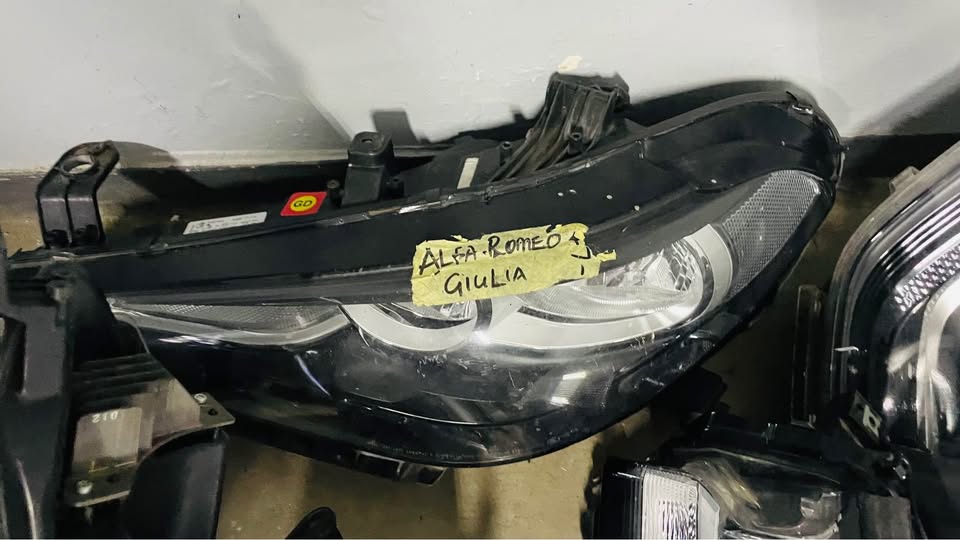Alfa Romeo Giulia headlight - Private Seller Alfa Romeo Giulia headlight - Private Seller