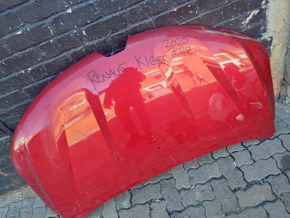 RENAULT KIGAR BONNET - Private Seller RENAULT KIGAR BONNET - Private Seller