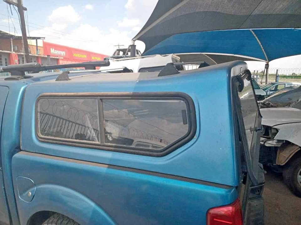 Nissan navara double cap canopy still in good condition for sale WhatsApp or cell - Private Seller