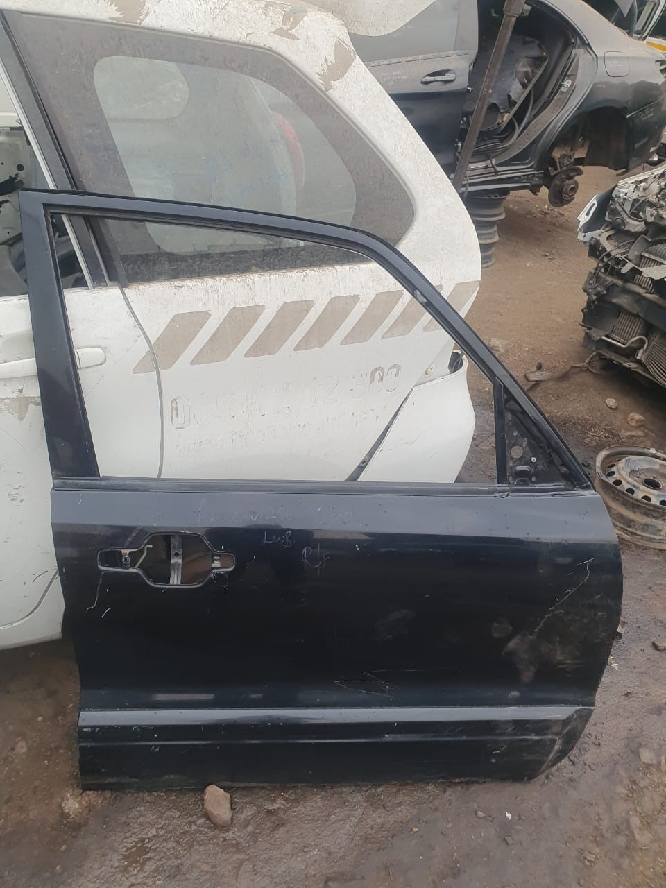 2005 Mitsubishi Pajero Replacement Car Door for Sale (Second-Hand) black - Private Seller 2005 Mitsubishi Pajero Replacement Car Door for Sale (Second-Hand) black - Private Seller