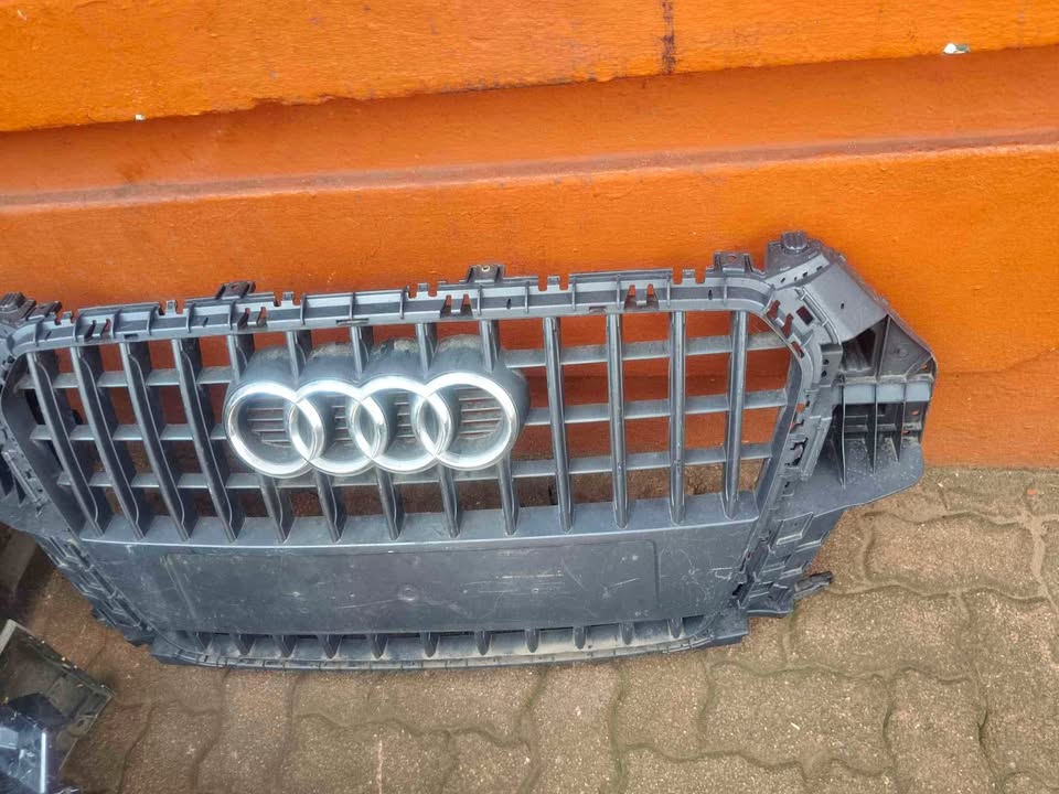 Audi Q5 grill - Private Seller Audi Q5 grill - Private Seller