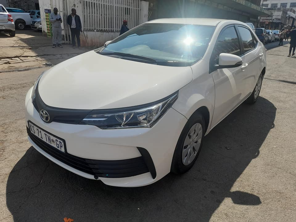 2020 TOYOTA COROLLA PRESTIGE 1.6 MANUAL LEATHER SEATS EXCELLENT CONDITION CONTACT LEON ON