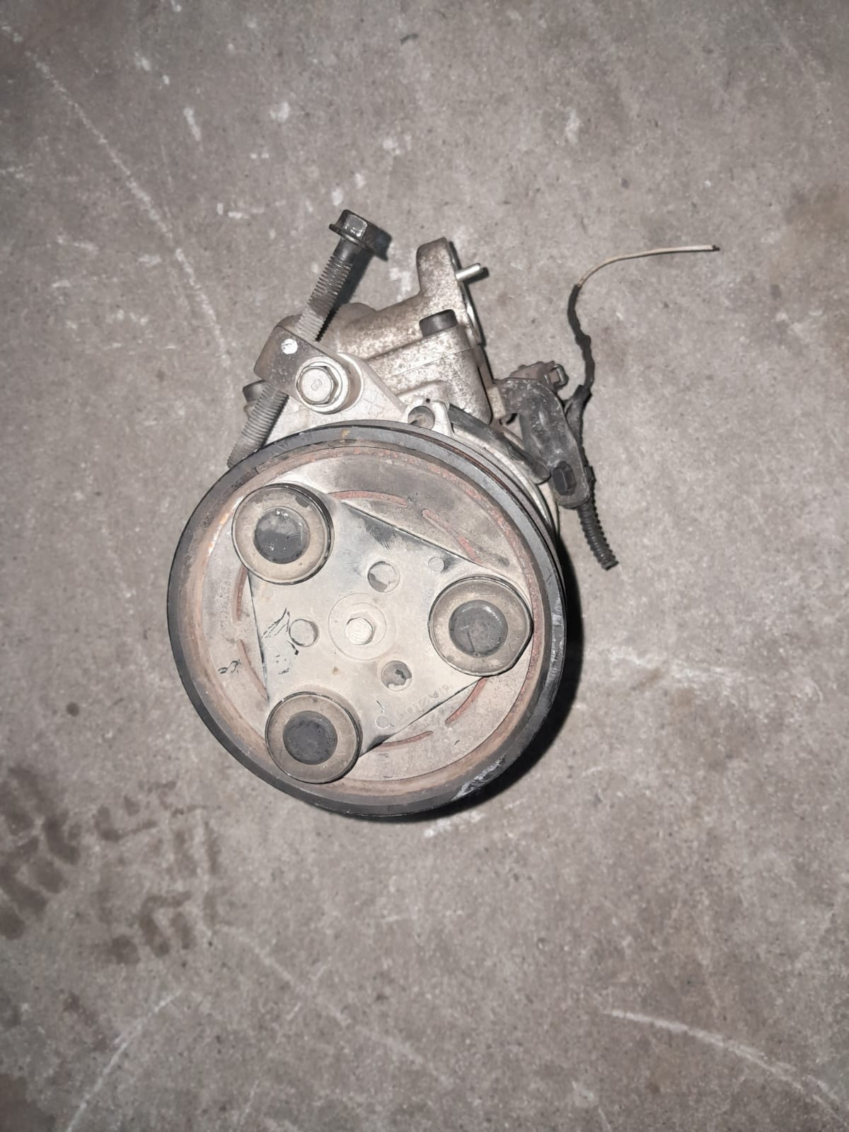 HYUNDAI & PICANTO I10 1.1L AIRCON PUMP (G4HG ENGINE) FOR SALE - Private Seller HYUNDAI & PICANTO I10 1.1L AIRCON PUMP (G4HG ENGINE) FOR SALE - Private Seller
