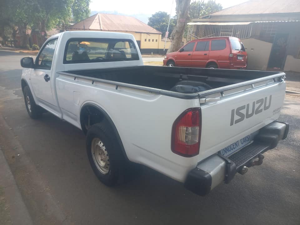 2011 ISUZU KB250 DTEC DIESEL, SINGLE CAB, MANUAL, WHITE COLOR, MILEAGE 93000KMS