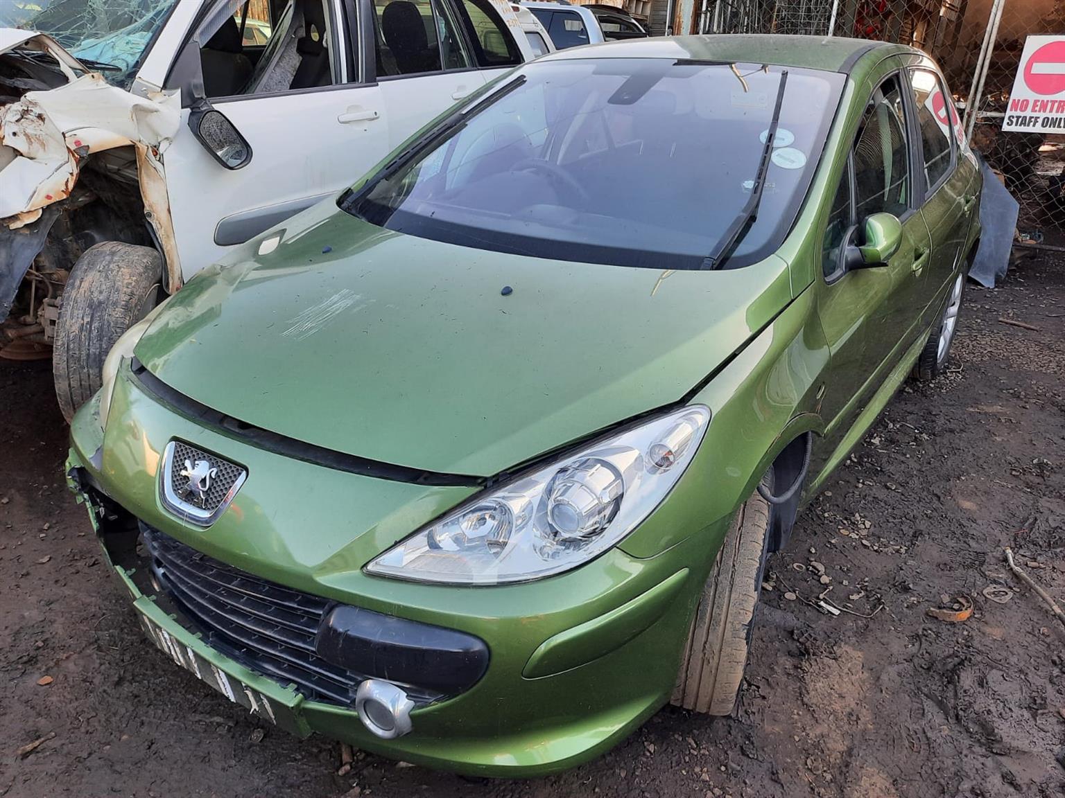 2006 Peugeot 307 - Stripping for Spares.