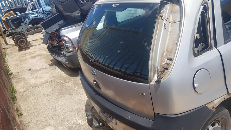 Corsa gamma stripping for spares - Private Seller Corsa gamma stripping for spares - Private Seller