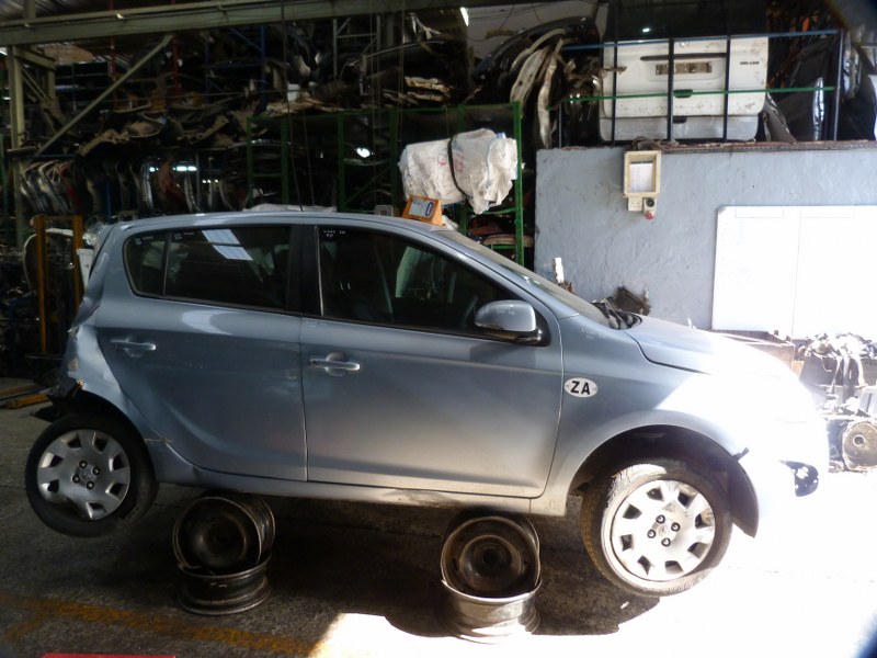 Hyundai i20 1.4 Fluid AT Blue - 2013 STRIPPING FOR SPARES - Private Seller