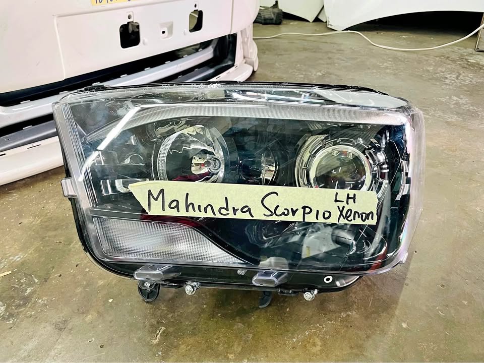 Mahindra Scorpio headlight - Private Seller Mahindra Scorpio headlight - Private Seller