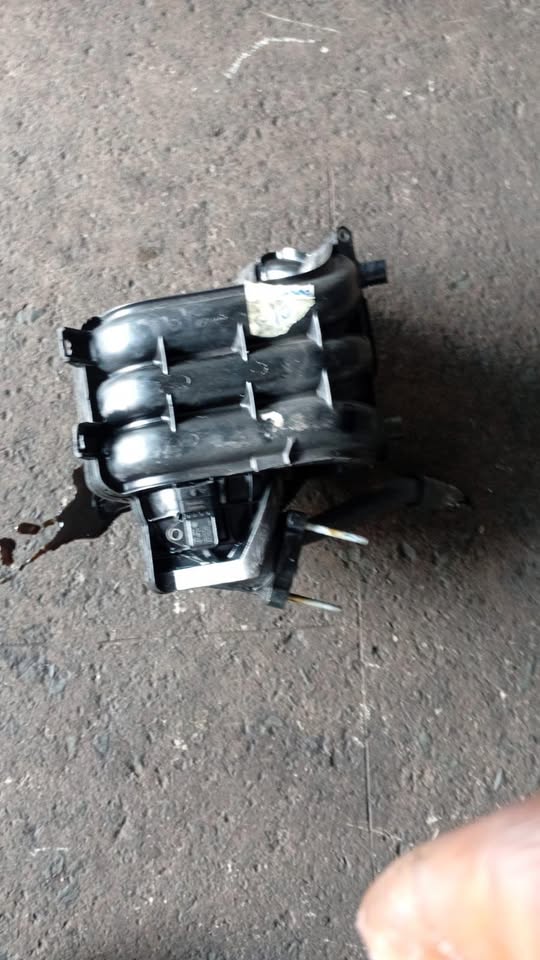 HYUNDAI i10 GRAND 1.0 G3LA INTAKE MANIFOLD | Junk Mail Marketplace