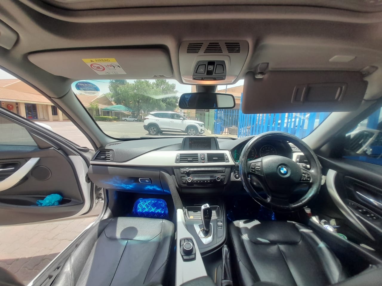 2015 BMW 320i M sport AUTO