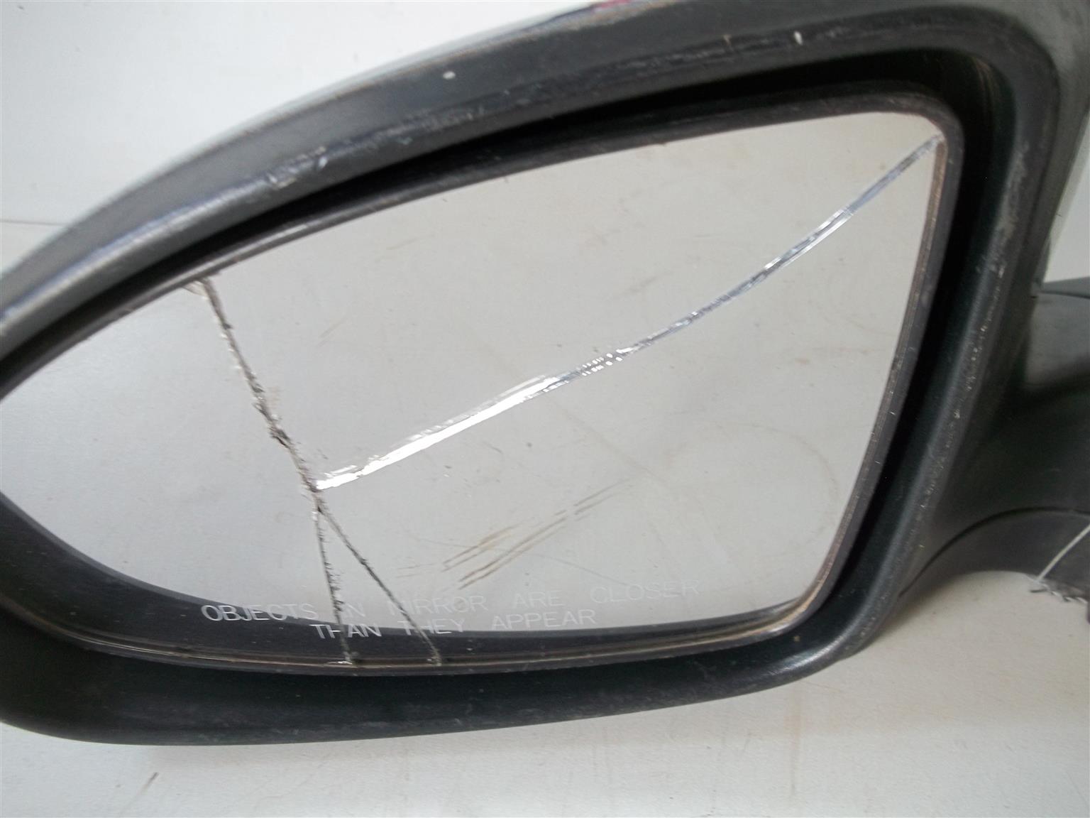 Chevrolet Cruze left mirror (Electric) - Private Seller Chevrolet Cruze left mirror (Electric) - Private Seller