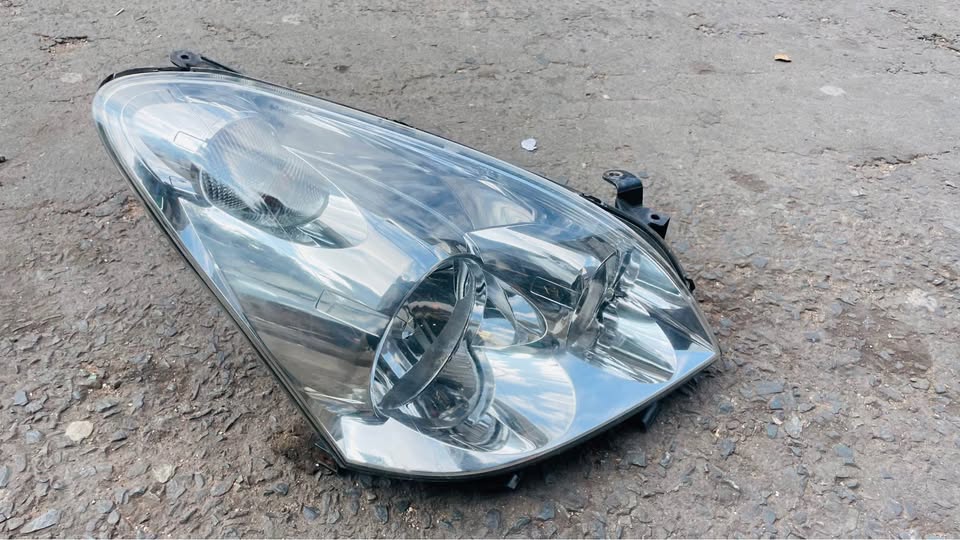 Toyota Verso headlights - Private Seller Toyota Verso headlights - Private Seller