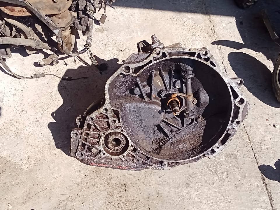 Opel Corsa 1.4/1.6 gearbox - Private Seller Opel Corsa 1.4/1.6 gearbox - Private Seller