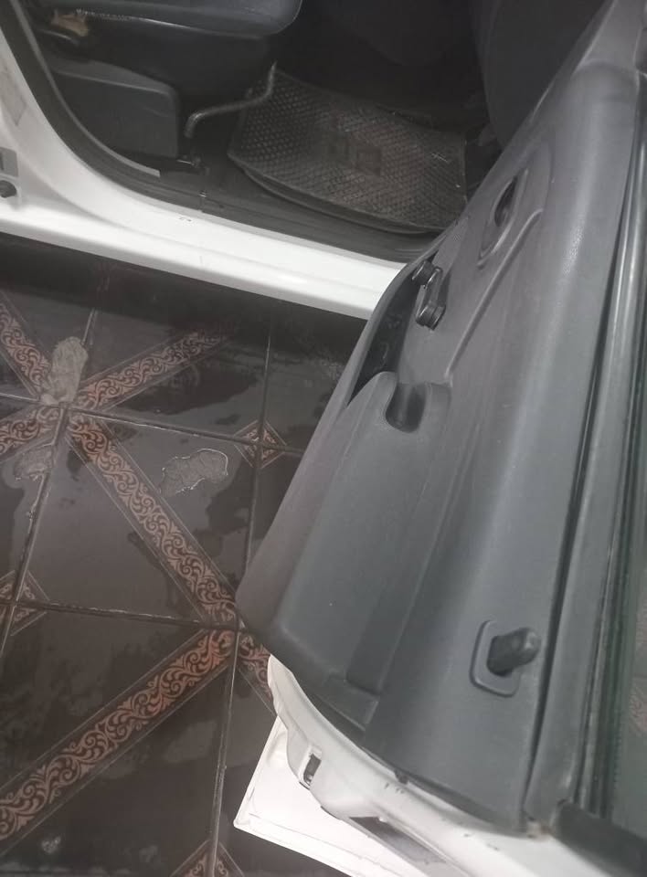 2021 Nissan np200 1.6  Petrol,Manual  White color  Sparekey  72000KM
