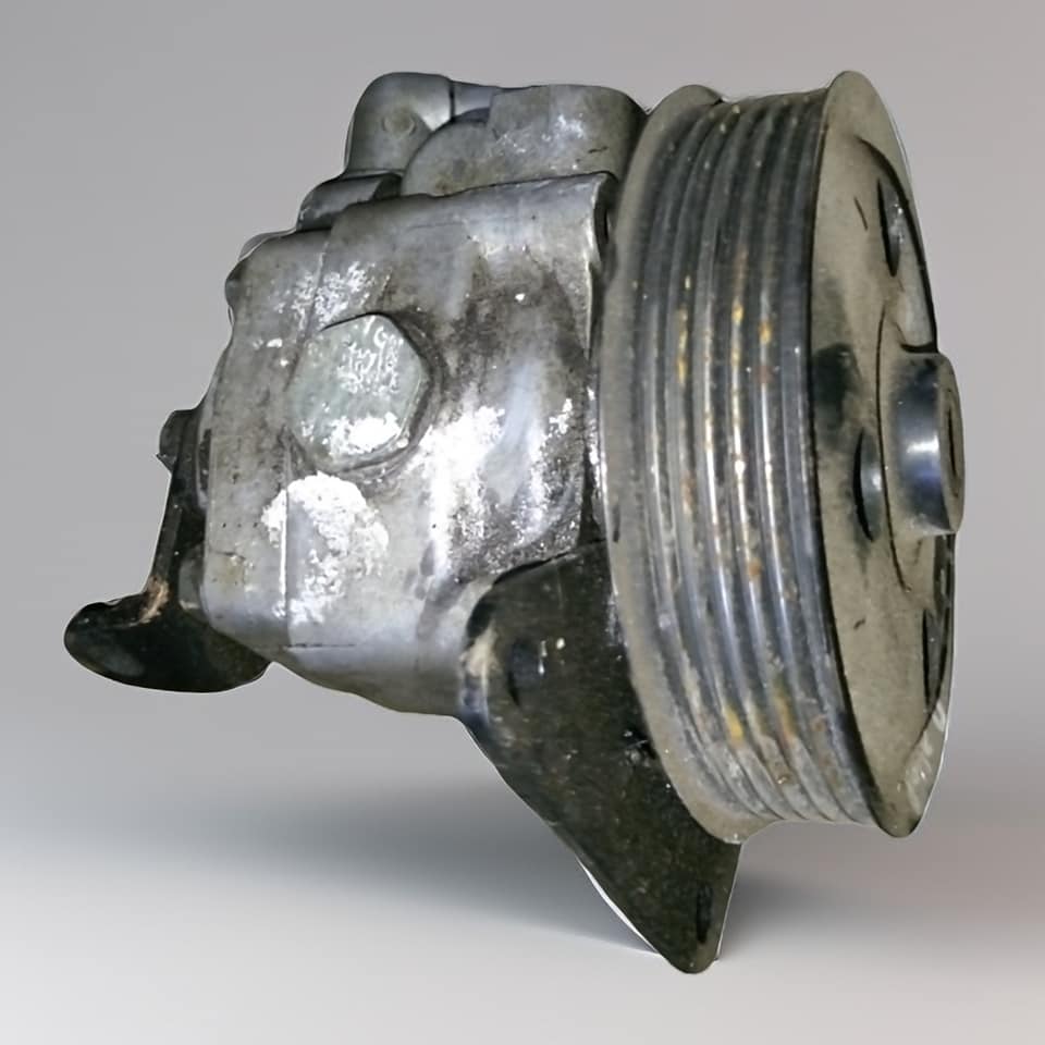 Land Rover v6 power steering pump Call or WhatsApp me - Private Seller Land Rover v6 power steering pump Call or WhatsApp me - Private Seller