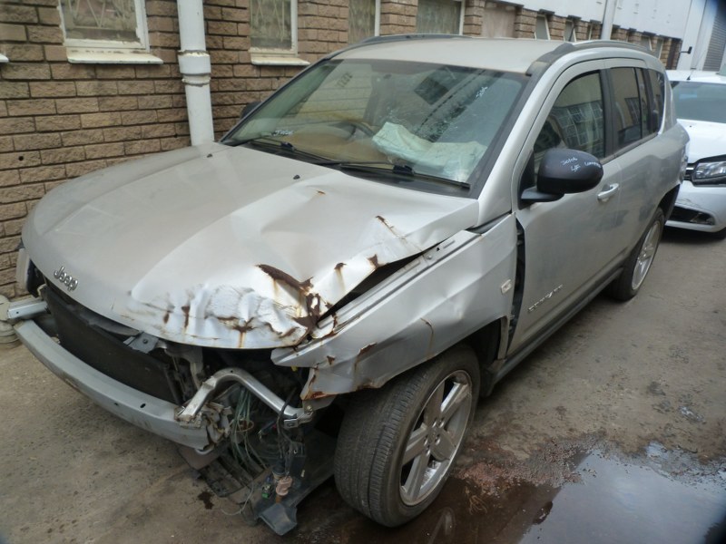 Jeep Compass 2.0 Petrol Manual - 2013 SPARES - Private Seller Jeep Compass 2.0 Petrol Manual - 2013 SPARES - Private Seller