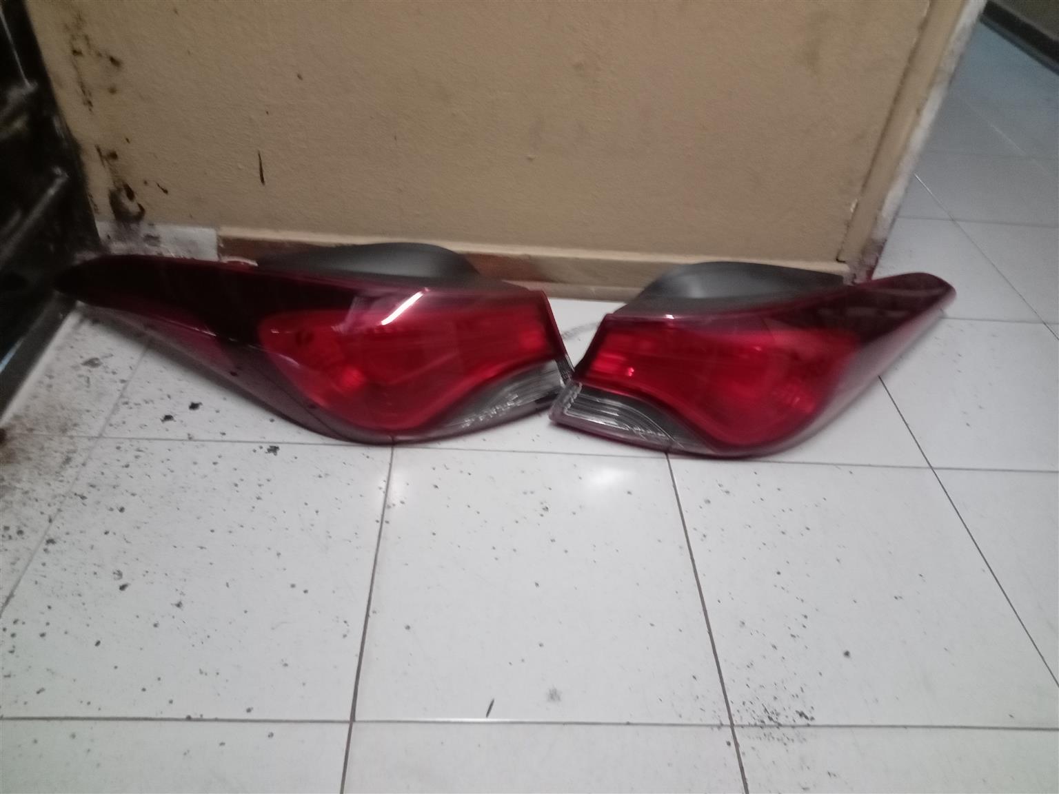 Hyundai Elantra taillight - Private Seller