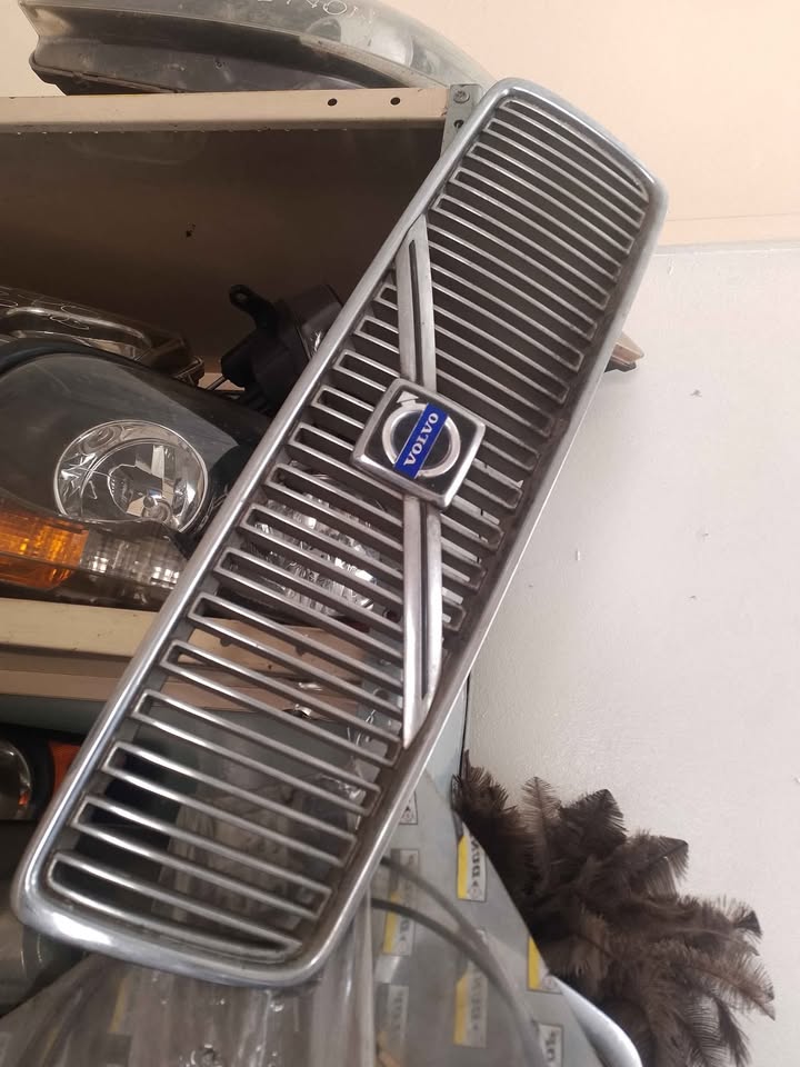 1999 VOLVO S40 BUMPER GRILL ENGINE FOR SALE DELIVERY AVAILABLE COUNTRY WIDE - Private Seller 1999 VOLVO S40 BUMPER GRILL ENGINE FOR SALE DELIVERY AVAILABLE COUNTRY WIDE - Private Seller