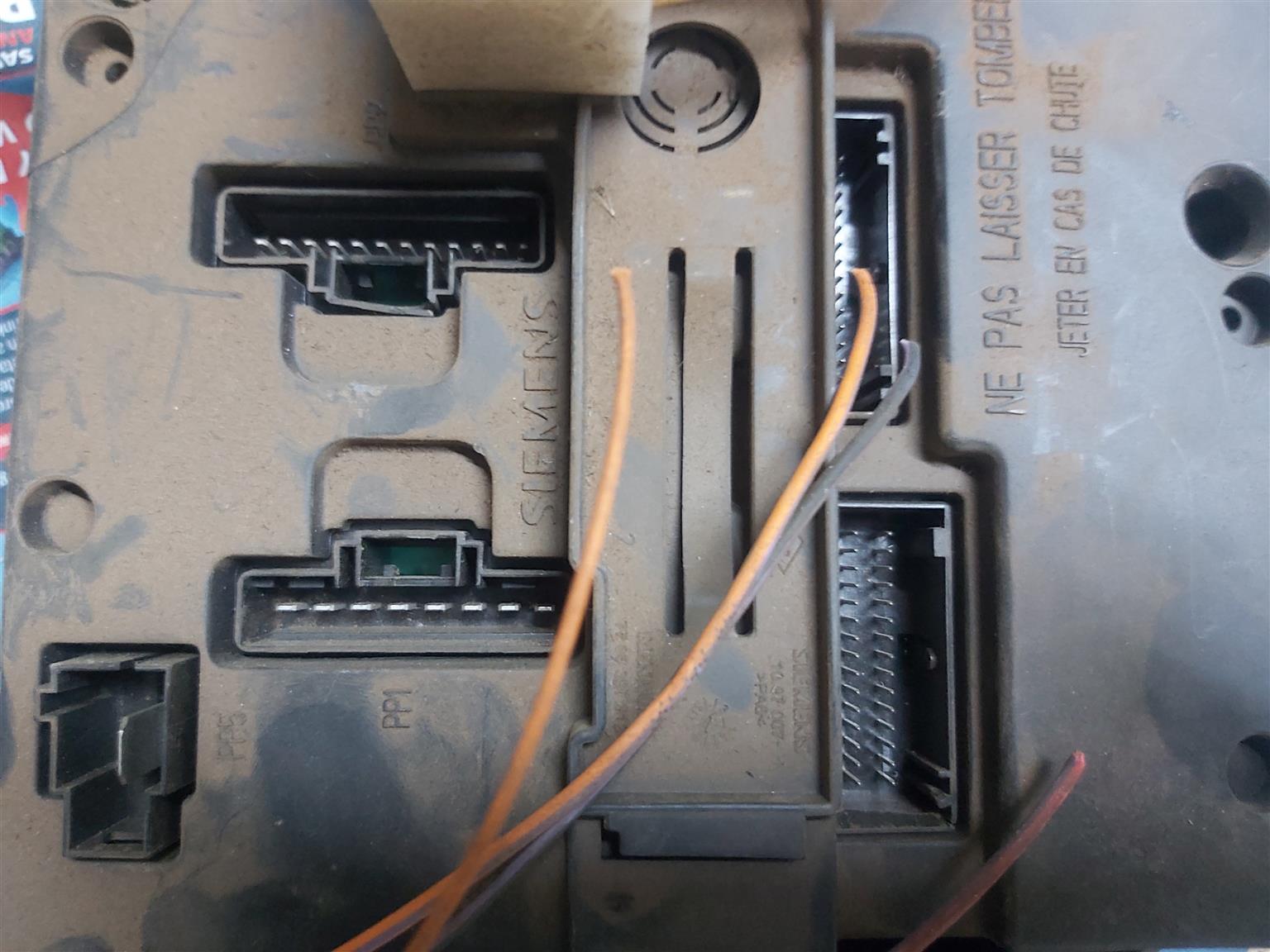 Renault scenic 1 control unit - Private Seller