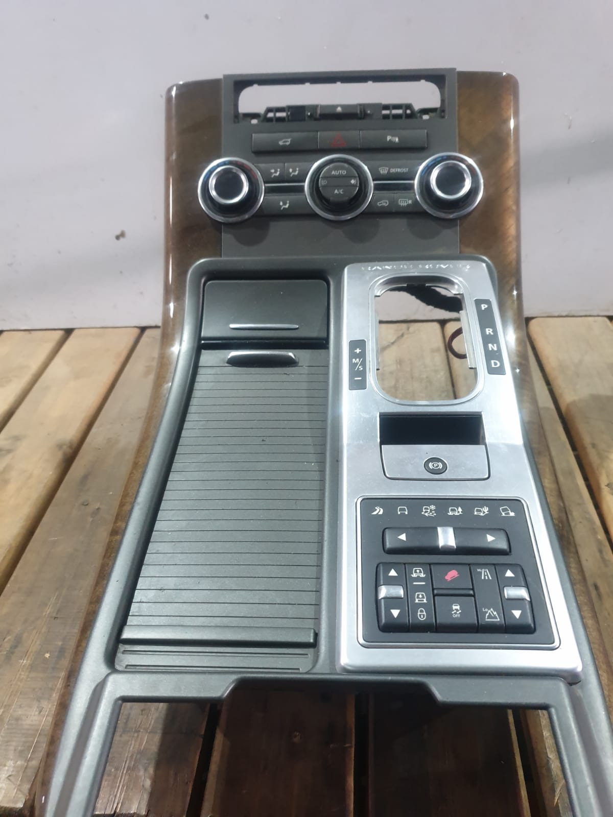 2011 RANGE ROVER SPORT CONSOLE FOR SALE