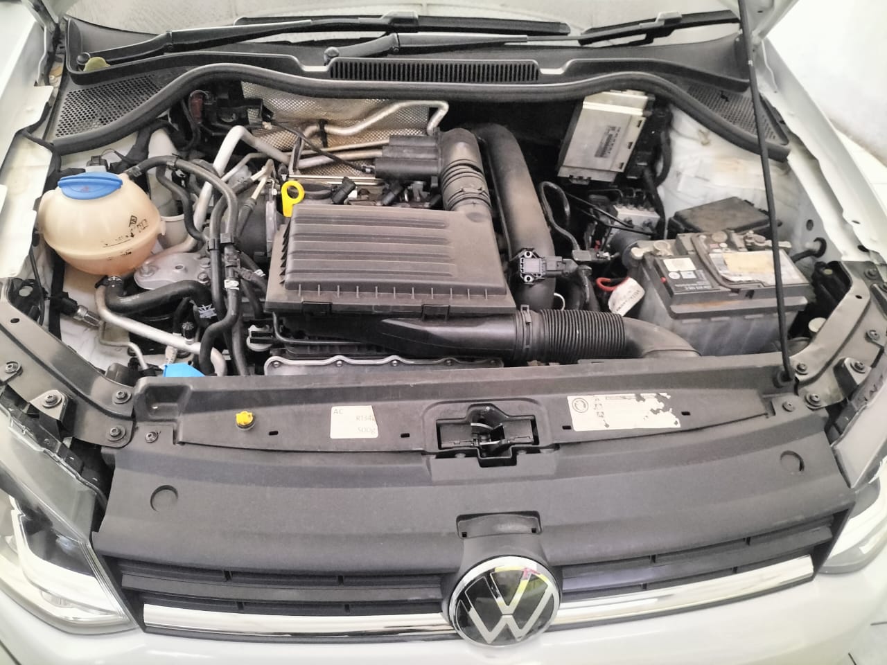 2018 VW Polo Tsi 1.4 highline 7push/gear Automatic 68000km
