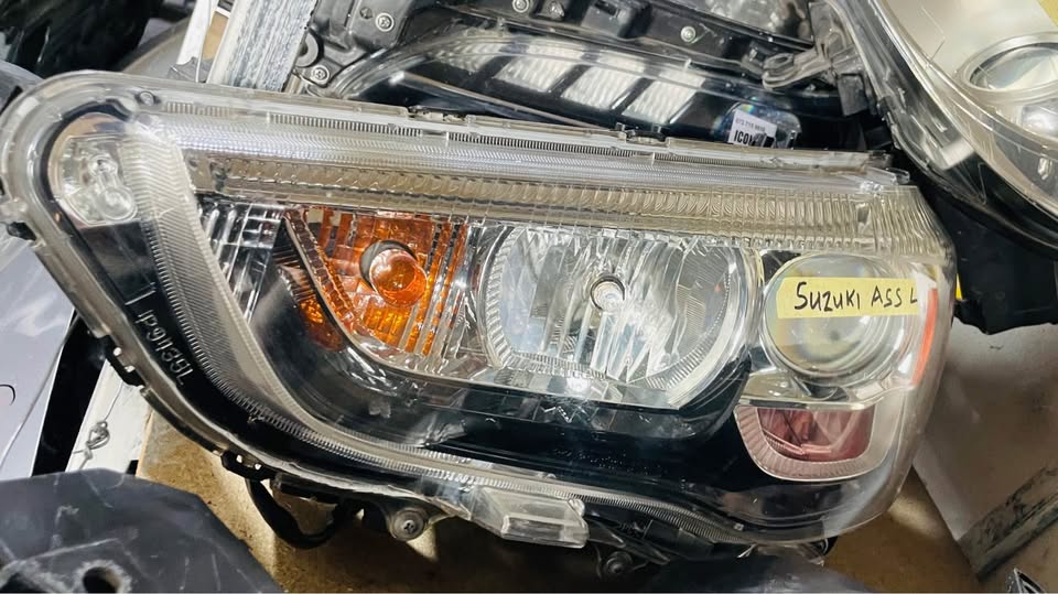 Mitsubishi Outlander Sport headlight 2011/19 - Private Seller Mitsubishi Outlander Sport headlight 2011/19 - Private Seller