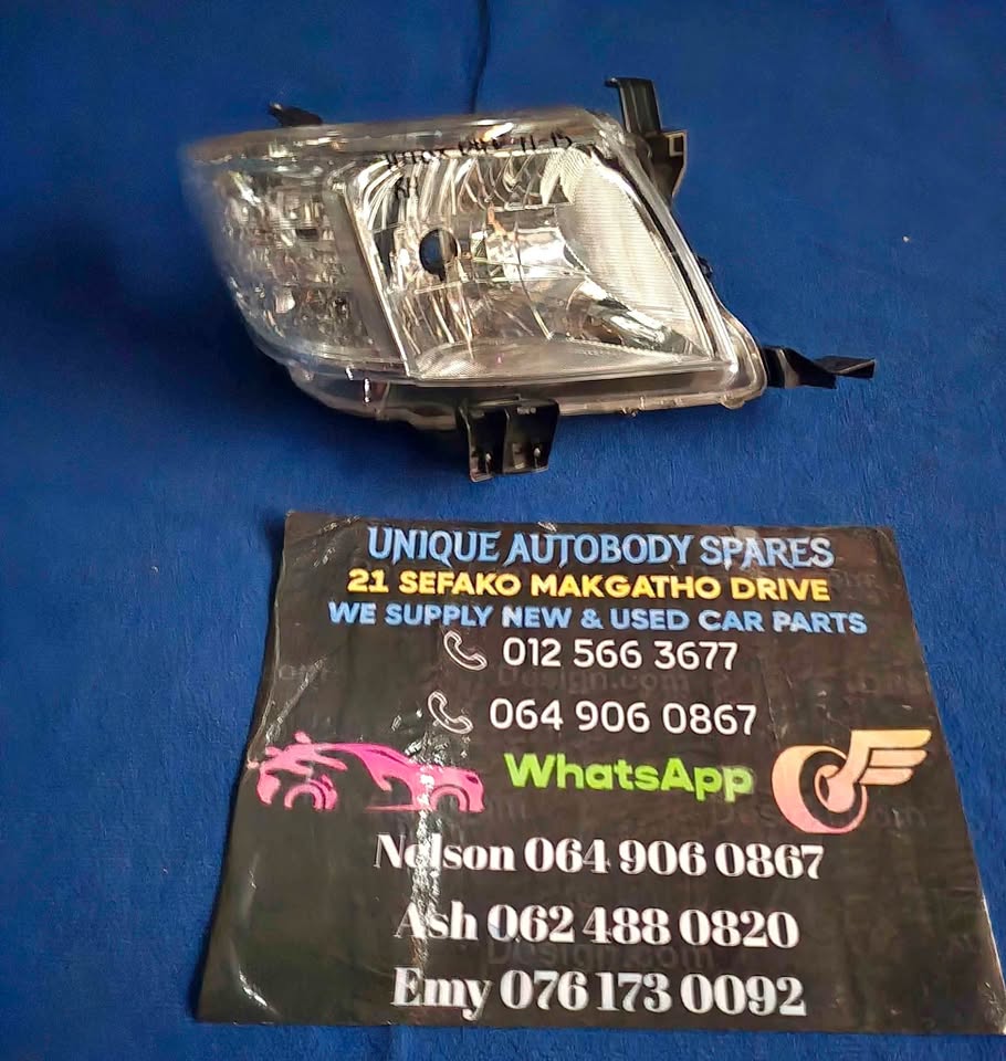 Toyota Hilux D4D Right Headlight - Private Seller