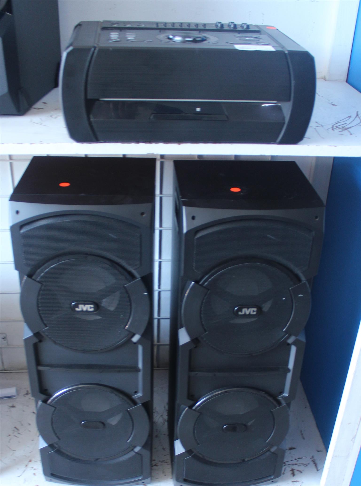 JVC MINI DVD HIFI SYSTEM WITH REMOTE S062442A JVC MINI DVD HIFI SYSTEM WITH REMOTE S062442A