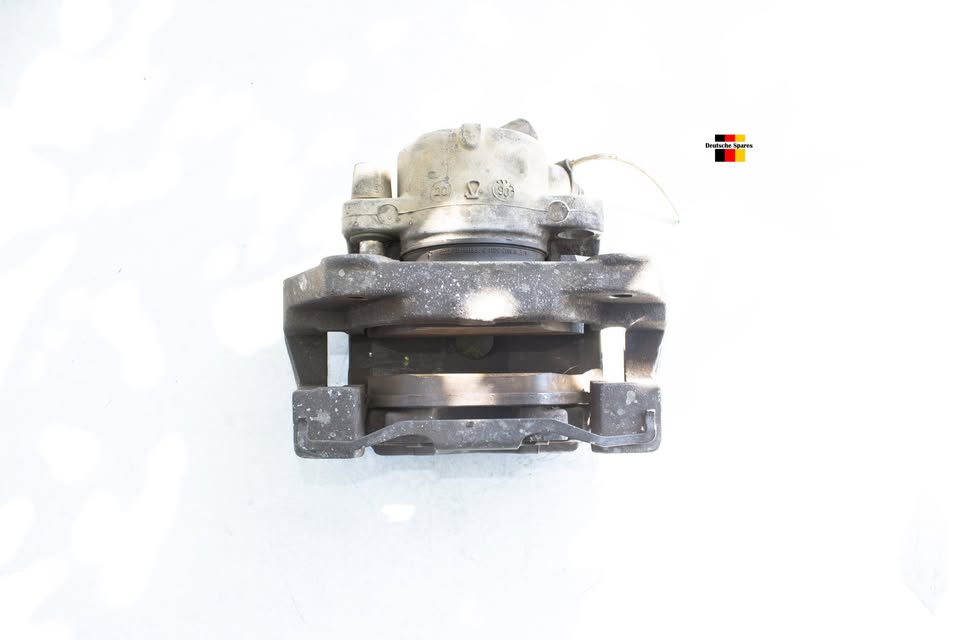1995-2003 BMW E39 (M54 ENGINE) USED FRONT LEFT BRAKE CALIPER OEM: 6022296 - Private Seller 1995-2003 BMW E39 (M54 ENGINE) USED FRONT LEFT BRAKE CALIPER OEM: 6022296 - Private Seller
