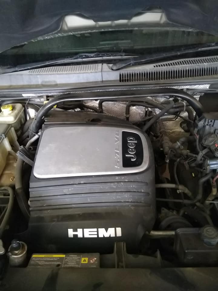 Stripping 2009 Jeep Grand Cherokee 5.7L V8 For Spares - Private Seller