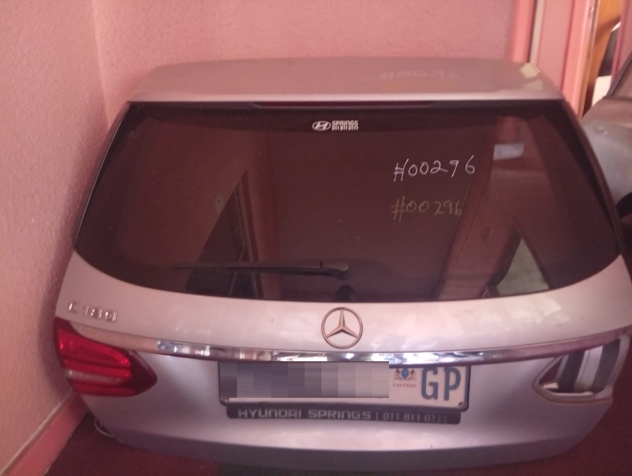 Mercedes Benz C180 Estate tail