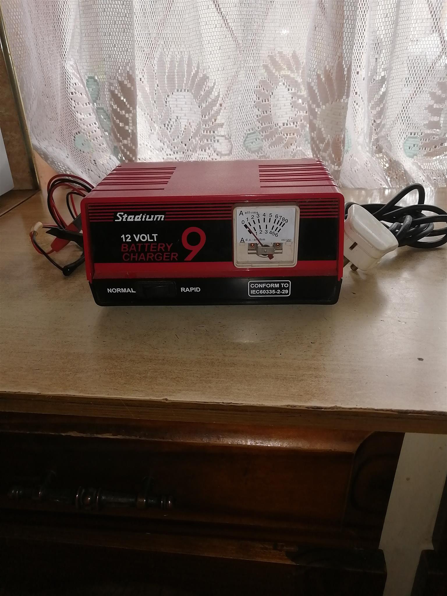 12VDC to 230VAC 660W Inverter combo with 12 Volt Battery Charger. 12VDC to 230VAC 660W Inverter combo with 12 Volt Battery Charger.