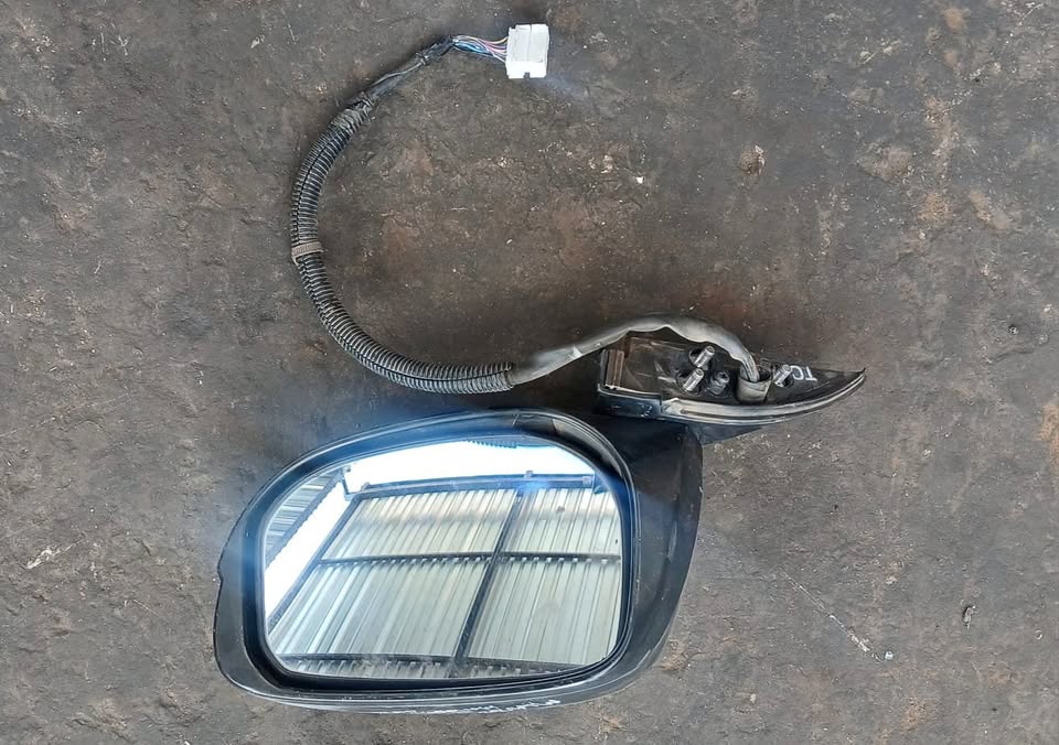 HONDA JAZZ MIRROR FOR SALE - Private Seller HONDA JAZZ MIRROR FOR SALE - Private Seller